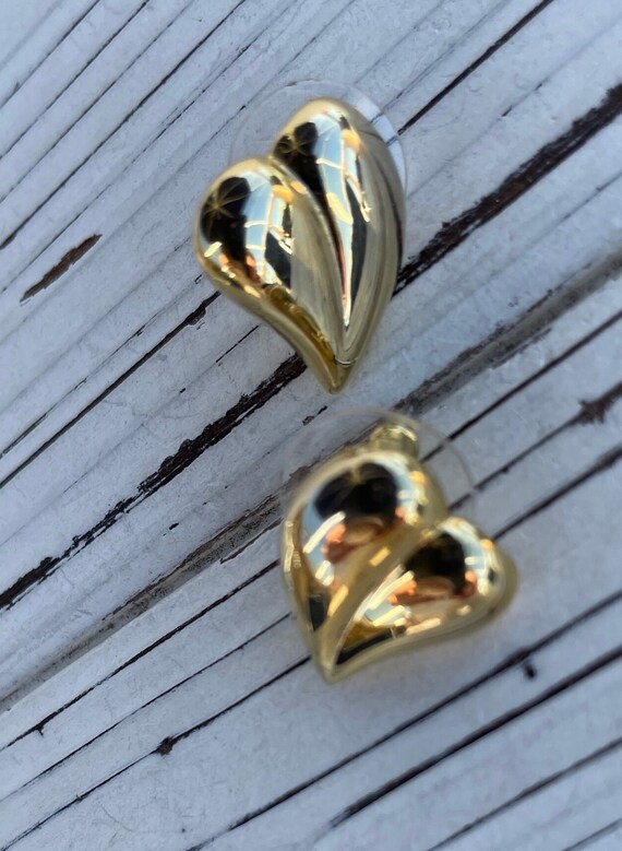 Vintage Gold tone Heart Earrings - image 7