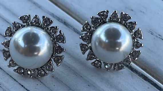 Vintage Crystals and Faux Pearls stud Earrings - image 2