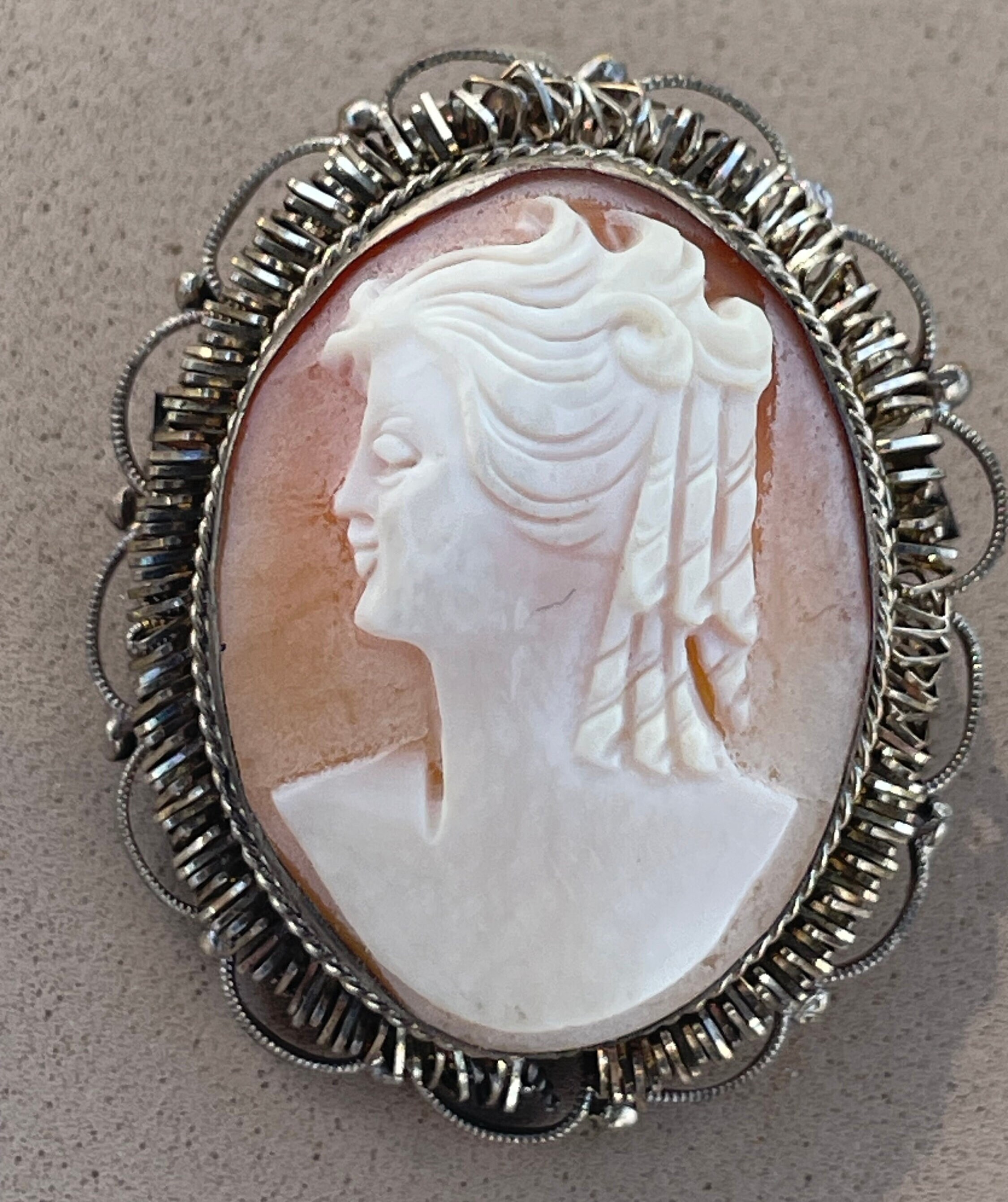 1013 Shell Cameo Brooch main image 1