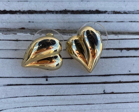 Vintage Gold tone Heart Earrings - image 6