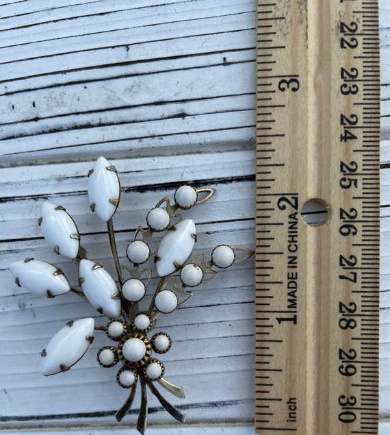 Vintage White milk Glass Flower Brooch - image 8