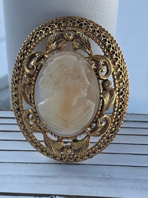 Vintage Florenza Cameo shell woman cameo - image 9