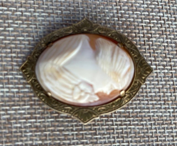 Vintage Shell Cameo lady with flower Brooch. - image 3