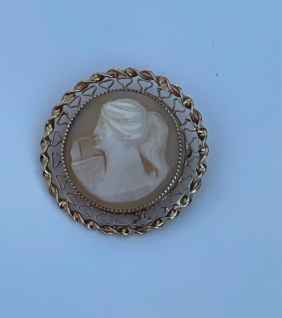 Vintage 12k Gold Filled Cameo Brooch