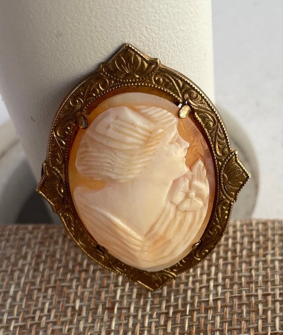 Vintage Shell Cameo lady with flower Brooch. - image 7