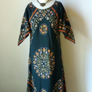vintage baumwolle psychedelic 70er jahre taschentuch engelsärmel schwarz maxikleid kaftan hippie boho folk