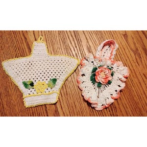Lot of 2 Handmade Crochet 3D Pot Holders Hot Pads Trivets Wall Hangings 6-9 inches