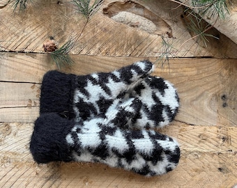 Gerecycleerde trui wanten, fleece gevoerd, zwart en wit, wintercadeau dames