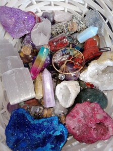 Crystal mystery box. Ultimate mystery box. Inc carvings, towers, geodes and more!