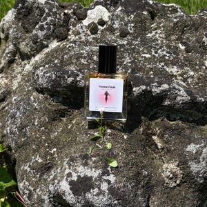 Femme Fatale Perfume Oil | Dark Feminine Energy, Attraction, Confidence (1oz) image 4