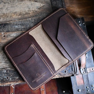 The Parks Passport Wallet - Cartera de pasaporte hecha a mano, Cartera de pasaporte de cuero premium, Cartera de viaje Horween, Regalos para él, Regalos para ella