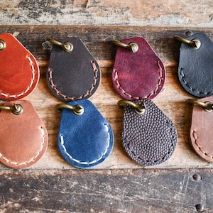 Étui pour porte-clés de proximité - Étui pour AirTag en cuir de qualité supérieure fait main, Étui pour clés RFID en forme de larme, Étui pour clés de bureau en cuir pleine fleur Horween