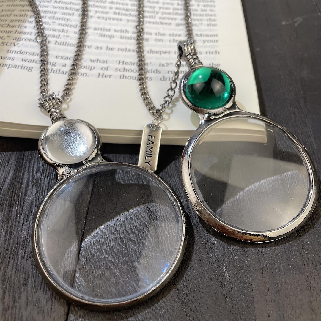 Unique Vintage Magnifying Glass Necklace 10X