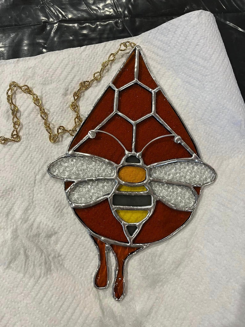 Bee Teardrop Stained Glass Pattern image 3