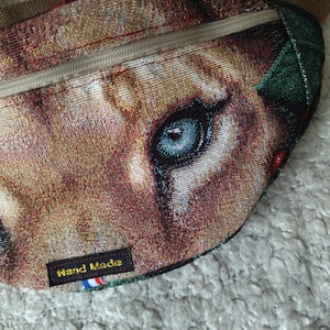 Sac banane cousue main Lion