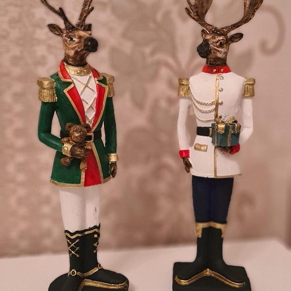 Handmade Polyester Deer Sculpture: Christmas Figurine
