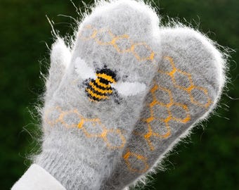 Goat down mittens, for Women/Men, 100% Handmade, Soft, Eco-responsible product and very warm for winter,Hypoallergenic,Trendy,Ideal for gift