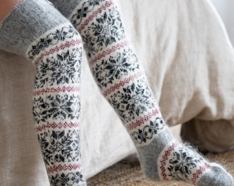 Goat down long socks, Knee Socks, Patterns, 100% Handmade, Very Soft fabric, Eco-friendly and very warm for winter, Hypoallergenic, Design