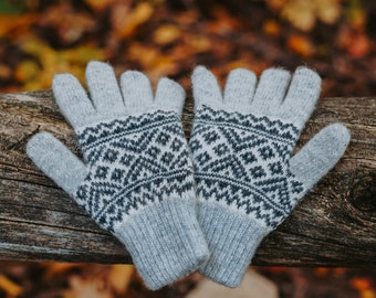Natural sheep wool gloves, 100% Handmade, Very soft, Eco-responsible and very warm products for winter, fall and spring, perfect for a gift