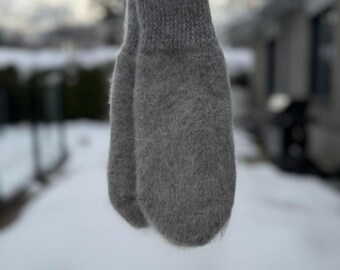 Goat down mittens, for Women/Men, 100% Handmade, Soft, Eco-responsible product and very warm for winter,Hypoallergenic,Trendy,Ideal for gift