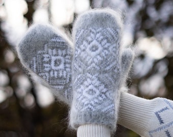 Goat down mittens, 100% Handmade, Soft, Eco-responsible product and very warm for winter, Hypoallergenic, Trendy, Women, Ideal for a gift