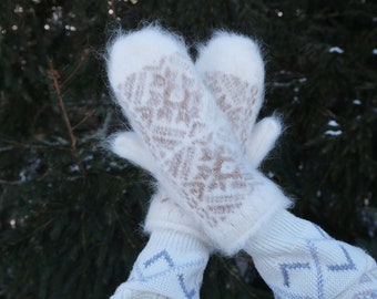 Goat down mittens, for Women/Men, 100% Handmade, Soft, Eco-responsible product and very warm for winter,Hypoallergenic,Trendy,Ideal for gift