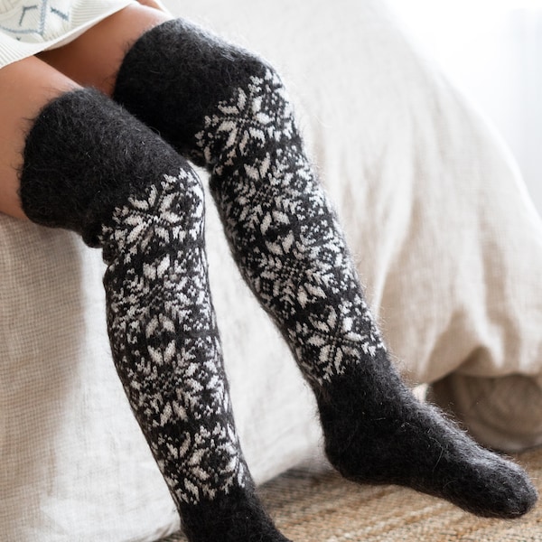 Goat down long socks, Knee Socks, Patterns, 100% Handmade, Very Soft fabric, Eco-friendly and very warm for winter, Hypoallergenic, Design