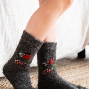 Calcetines de Pluma de Cabra, Ciervo, 100% Hechos a mano, Producto ecológico y muy calentito, Tejido Súper Suave, Perfectos para el invierno, Hipoalergénicos, Ideal regalo imagen 2