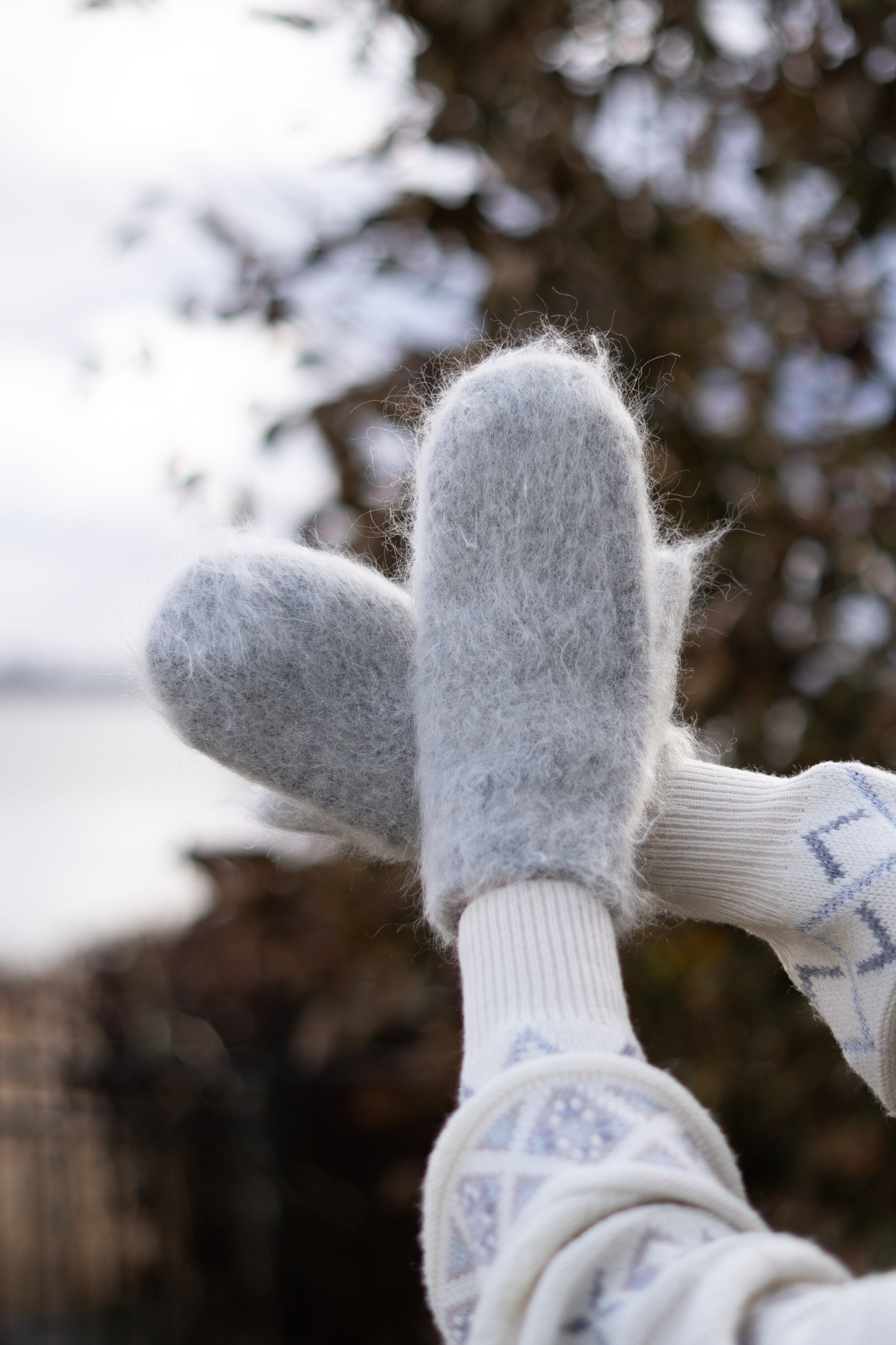 Goat down mittens, 100% Handmade, Soft, Eco-responsible product and very warm for winter, Hypoallergenic, Trendy, Women, Ideal for a gift
