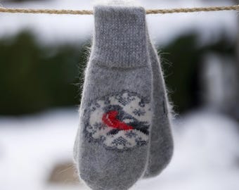 Goat down mittens, for Women/Men, 100% Handmade, Soft, Eco-responsible product and very warm for winter,Hypoallergenic,Trendy,Ideal for gift