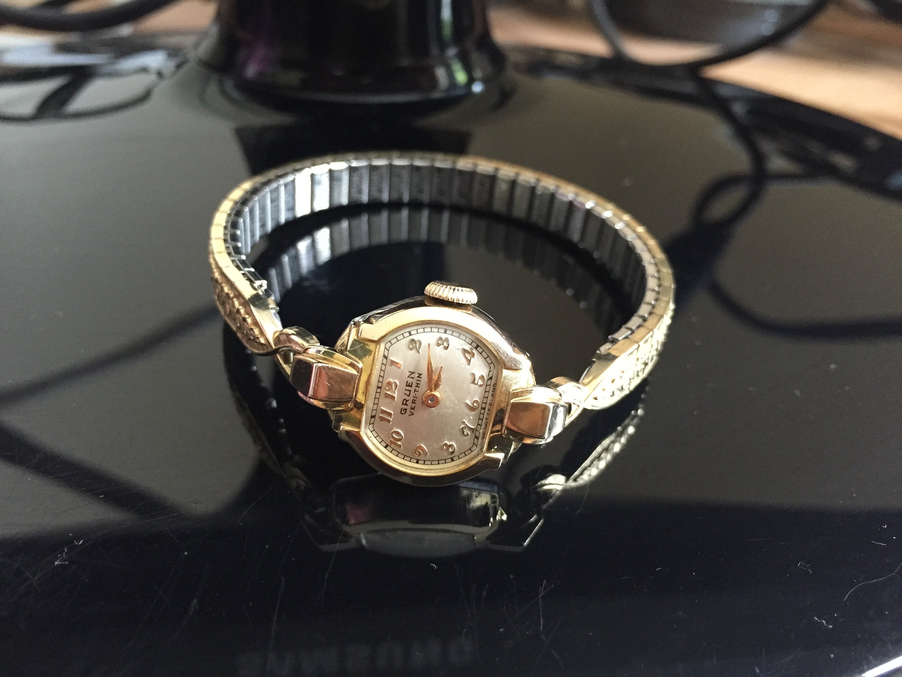 Vintage Gruen Veri-Thin Ladies Watch w/Speidel Bracelet - 10K Gold Filled - Runs Vintage Gruen Veri-Thin Ladies Watch w/Speidel Bracelet  main image 3