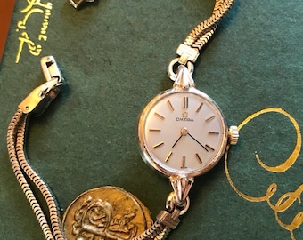 Omega Vintage antique ladies watch 9k gold 1950s/runs well/ serviced/art deco minty top cosmetic condition Full set/new strap