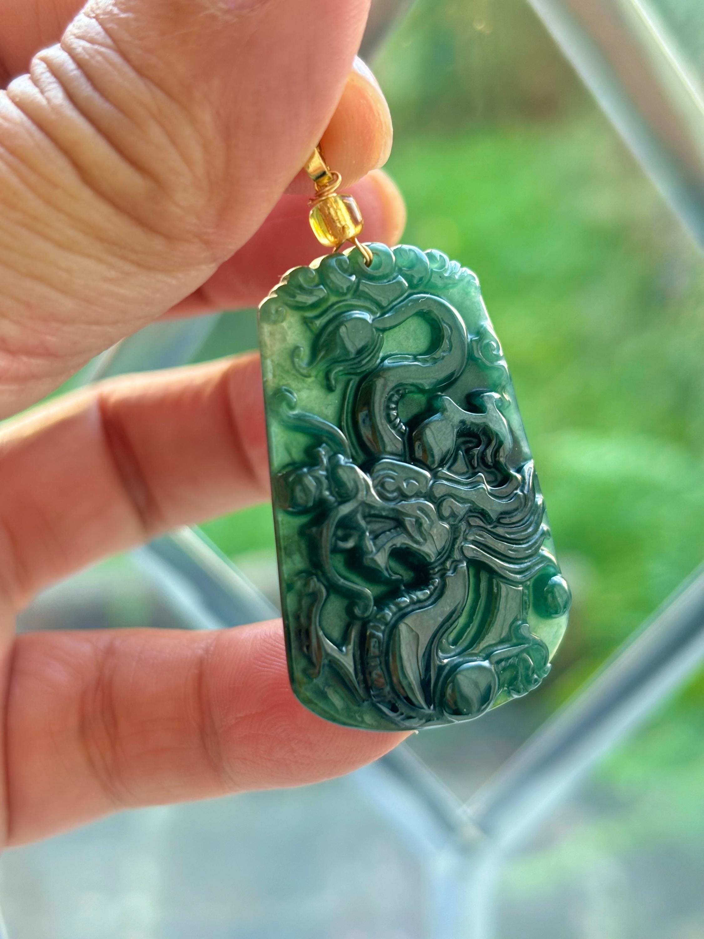 最高級彫刻ドラゴン翡翠ペンダント