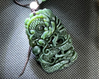 翡翠製ドラゴンモチーフペンダント Amazon.co.jp: 赤白翡翠ドラゴンペンダント中国のジュエリー宝石お守り