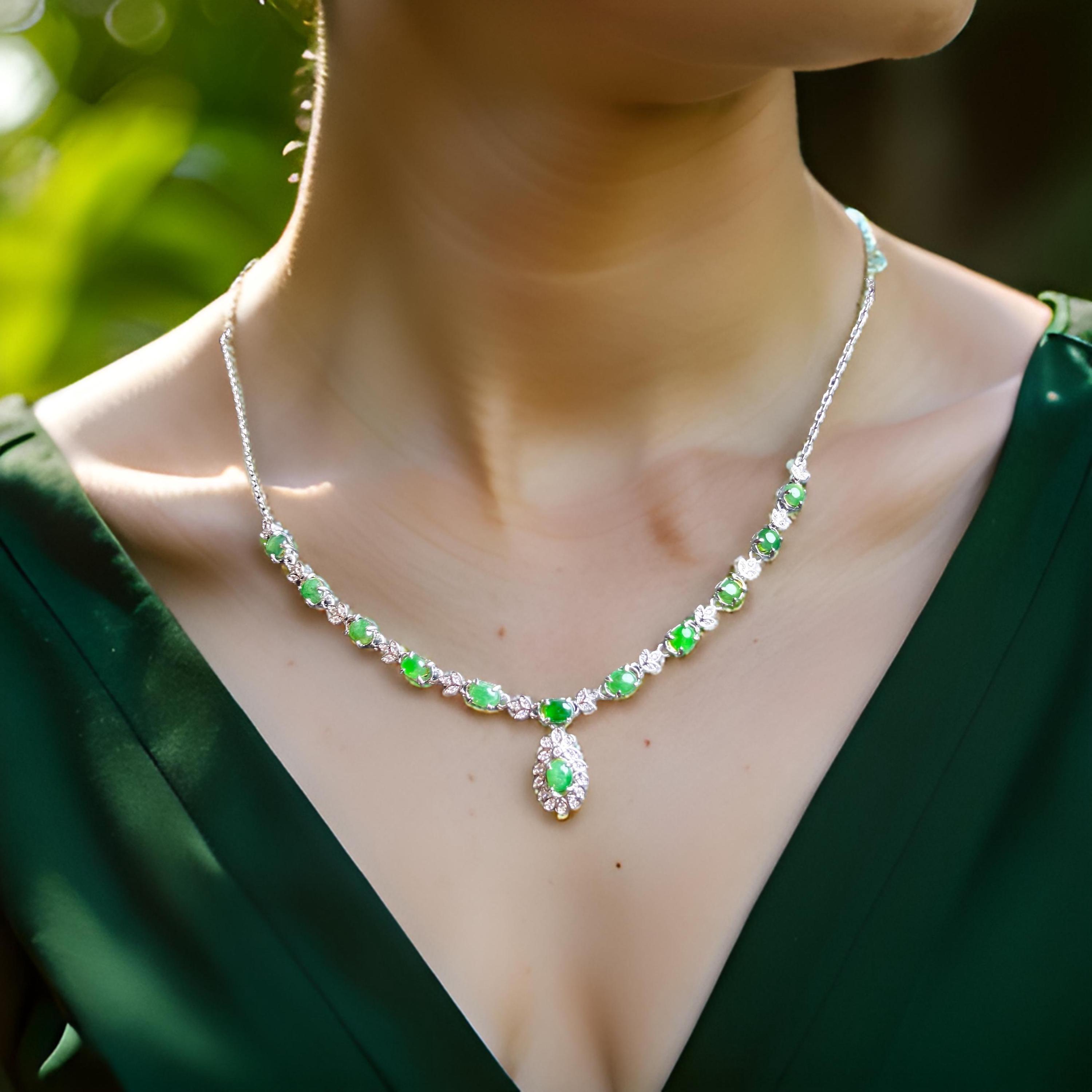 Type A Natural Myanmar Imperial Green Jadeite Jade Cabochons Pendant in 925 Sterling Silver Burma  jadeite  necklace H17