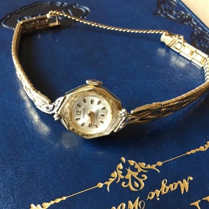 Baylors Vintage antique ladies watch 1950s top cosmetics condition diamonds goldfilled W-11 runs well