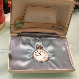 Elgin silver ladies pocket watch - pure sliver / 19j runs well serviced M17 with 3 hands  /collection grade MB17 runs well