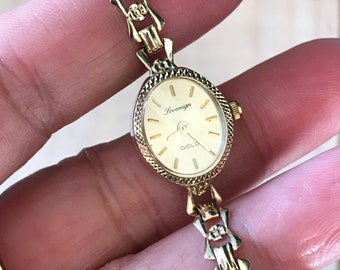 Vintage Ladies 9ct Gold Watch 9ct gold bracelet/ runs well serviced / quartz new battery G1