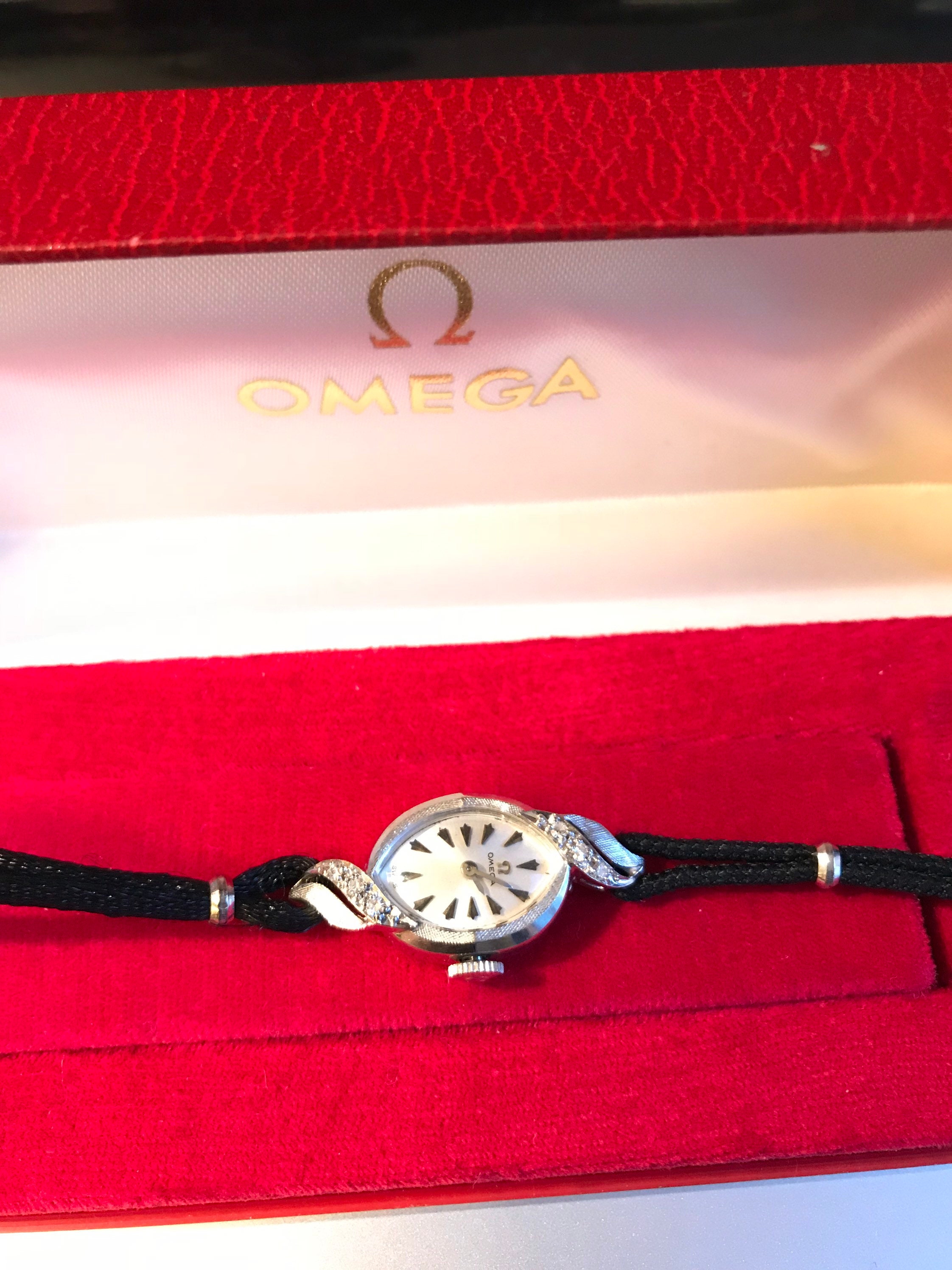 14k Vintage Solid Yellow Gold Omega Watch With Colorful Stones Running! OMEGA SOLID 14K YELLOW GOLD/DIAMONDS VINTAGE OVAL WOMEN  main image 3