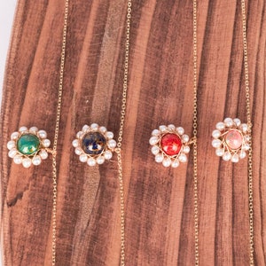 Schmuck/2cm Durchmesser Lackkugel & Naturperlen/18K vergoldete Halskette (24cm - 28 cm verstellbar)/mehrfarbige Sonnenblumen
