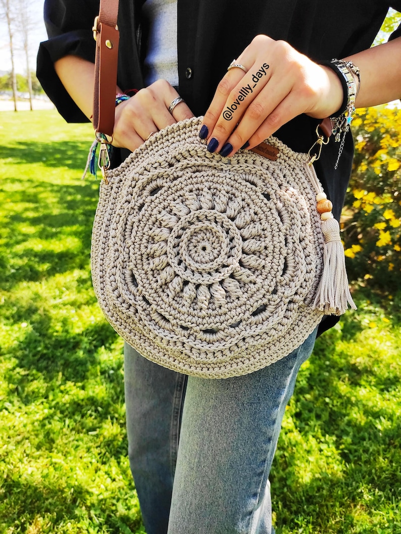 Round Crochet Bag Pattern + VIDEO, Crochet Crossbody Bag Pattern ...