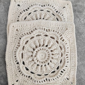 Crochet Crossbody Bag Pattern, Granny Square Crochet Pattern, Crochet Sunflower Purse Pattern, Crochet Shoulder Bag, Pattern Tutorial Video image 8