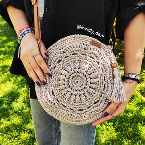 Wzór na okrągłą torbę szydełkową + WIDEO, Wzór na szydełkową torbę typu crossbody, Wzory na szydełkowe torby na ramię, Wzór na okrągłą torbę, Wzór na szydełkową torbę