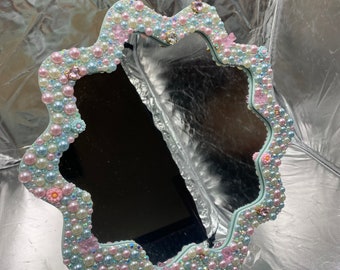 Baby Doll Wavy Mirror