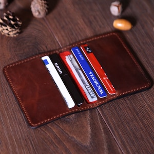 gepersonaliseerde bruine lederen kaarthouder cadeau voor mannen, gekke lederen portemonnee, groomsman cadeau, minimalistische elite volnerf lederen kaart case