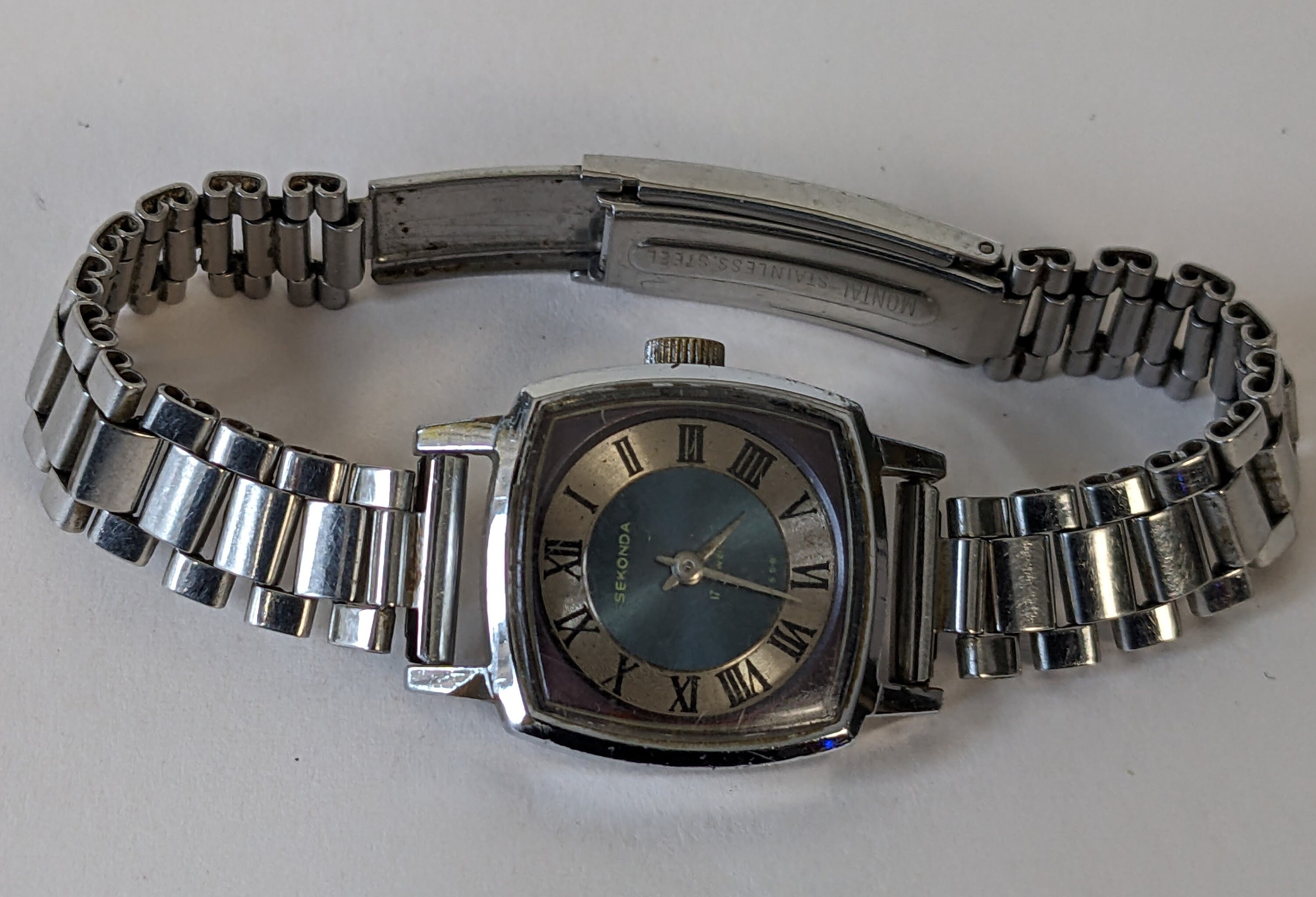 Sekonda hotsell bracelet watch