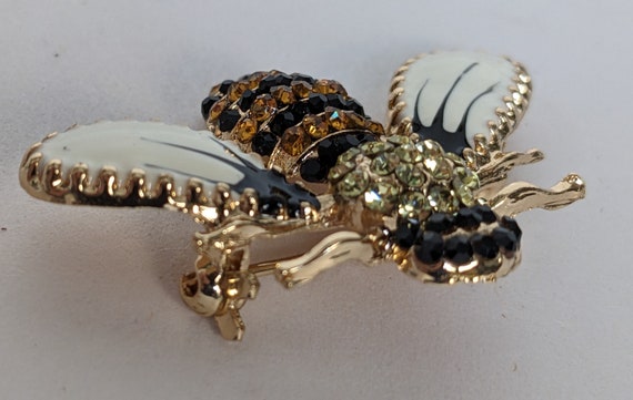 Vintage Golden Queen Bee Brooch with Faceted Rhin… - image 5