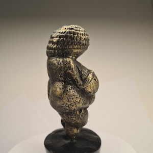 Venus of Willendorf, Handcrafted Sandstone Figurine - Authentic Museum-Quality Replica of Prehistoric Art - Unique Handmade Design
