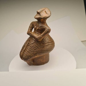 Venus of Pazardzhik, Bulgaria, Prehistoric Sandstone Goddess Figurine, Feminine Divine Energy, Perfect for Spiritual Seekers and FeminismFan