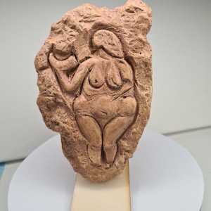 Venus of Laussel, Handcrafted Sandstone Figurine - Authentic Museum-Quality Replica of Prehistoric Art - Unique Handmade Design